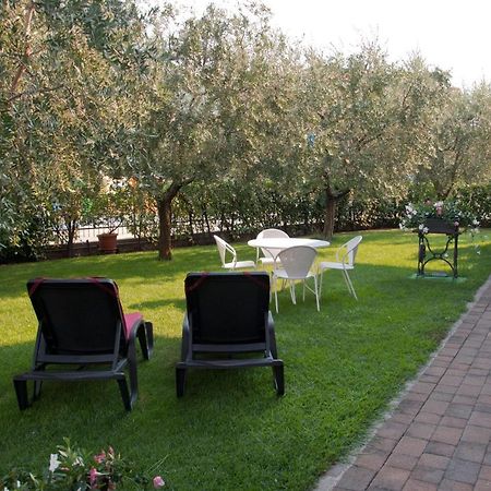 Appartamenti Villa Adriana Torbole Sul Garda Buitenkant foto