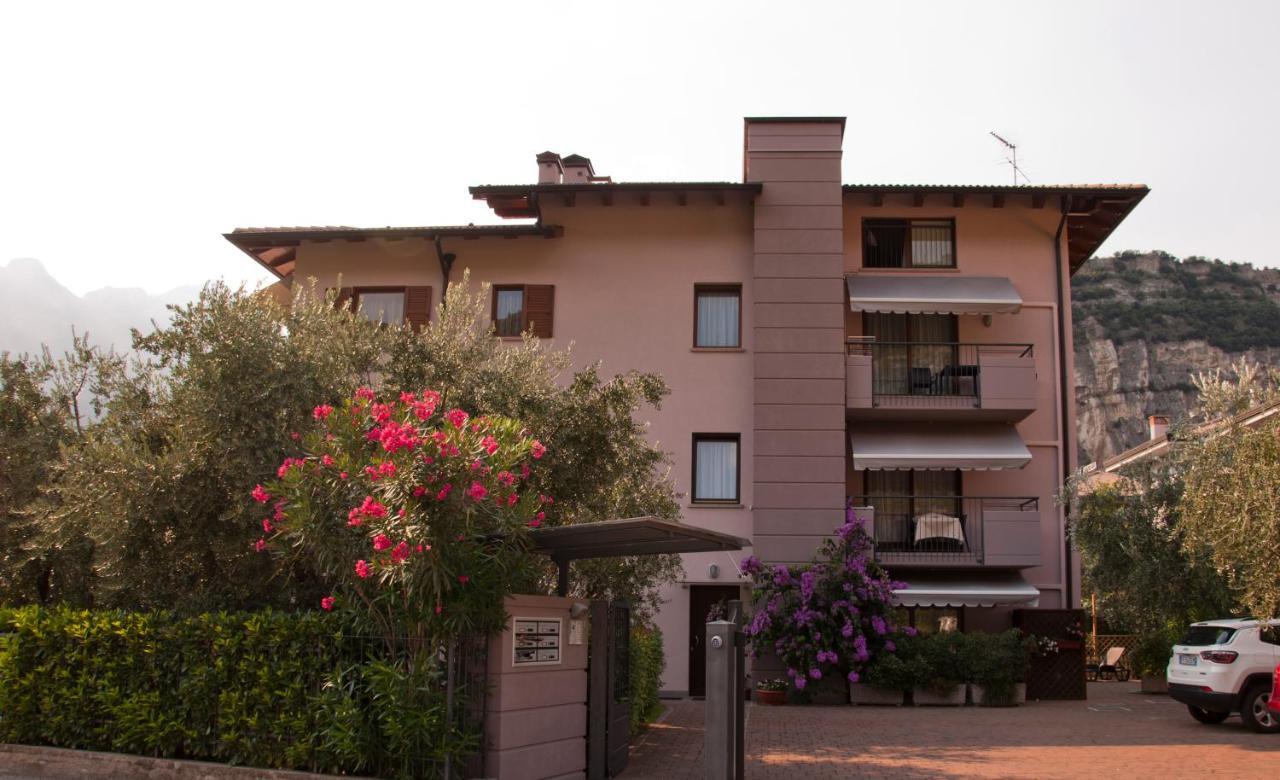 Appartamenti Villa Adriana Torbole Sul Garda Buitenkant foto
